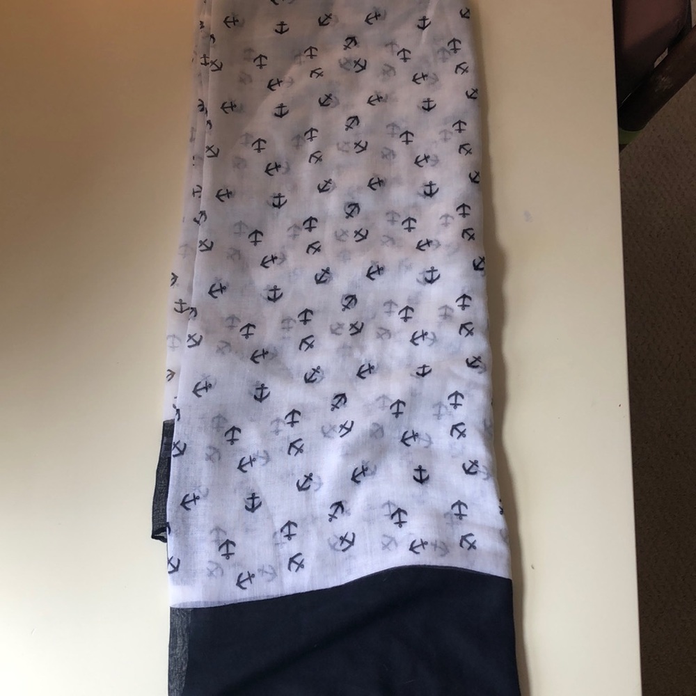 NWOT anchor circle scarf